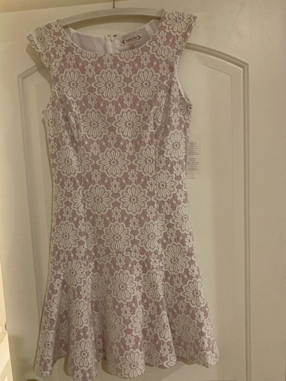 Nanette Lepore Lavender  White Floral Lace Mini Dress with cap sleeve.  Sz 4